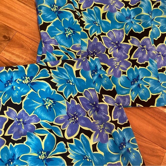 Fashion Bug 90s Floral Two-Piece Set – Sleeveless Top & Shorts – Made in USA - Picture 2 of 8